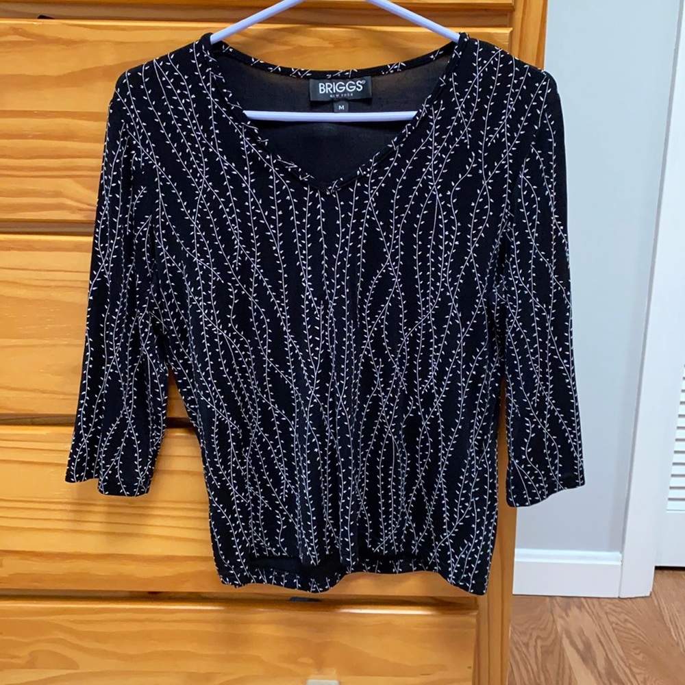 3 for $15 💛 Black patterned top